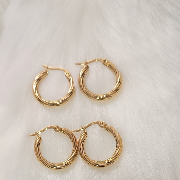 Classic Gold plated Earing - Picture 1 of 9